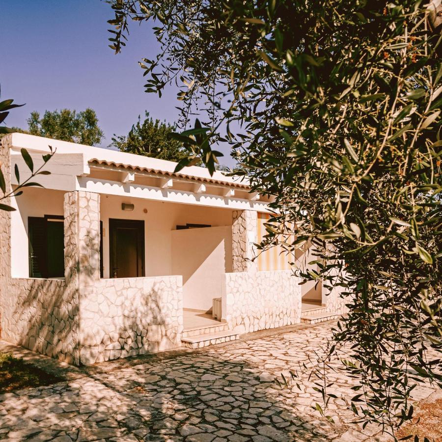 Villaggio Eco-Sostenibile Cala Molinella Vieste Bagian luar foto